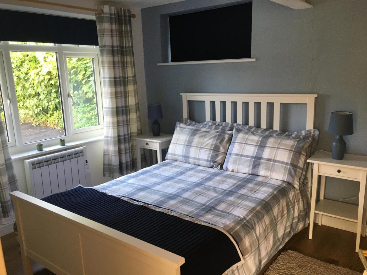 Lovely Ground Floor Apartment In Quiet Village Ексетър Екстериор снимка
